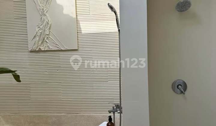 Nice Furnished Rental House with SHM on Canggu Main Road, Tibubeneng, Badung Nice Furnished Rental House with SHM on Canggu Main Road, Tibubeneng, Badung