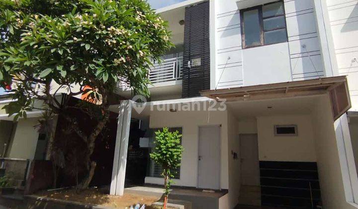 Rumah Kontrakan 2 Lantai Baru Unfurnished SHM di Gunung Salak, Kerobokan, Badung 1