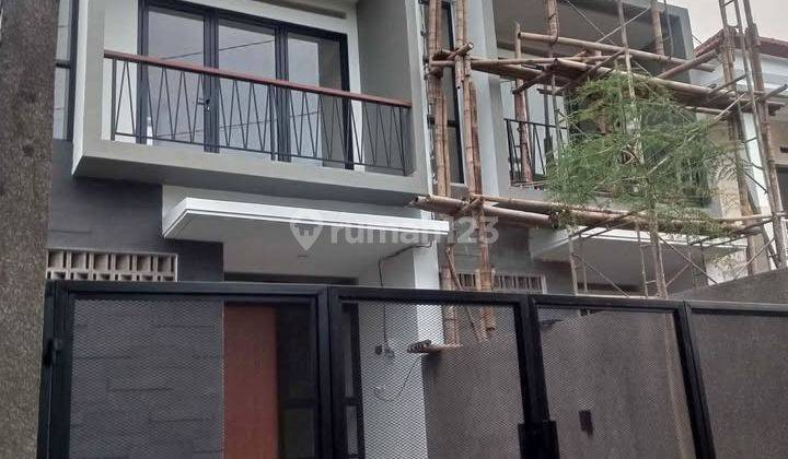 Rumah Kontrakan 2 Lantai Baru Unfurnished SHM di Gatsu Timur, Dekat Mall Living World, Denpasar 2