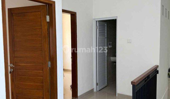 Rumah Kontrakan 2 Lantai Baru Unfurnished SHM di Jalan Kunti, Sunset Road, Seminyak, Badung 2