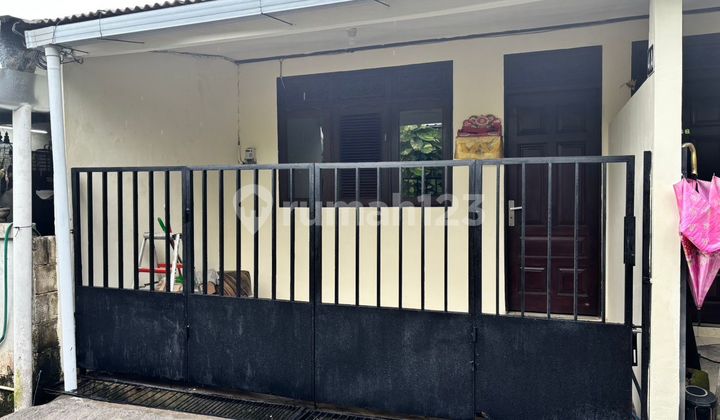 At the Rental House Unfurnished Address on Jl Hangtuah, Renon