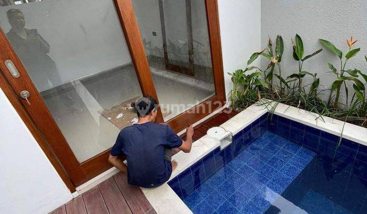 Rumah Baru Unfurnished SHM di Jalan Raya Kerobokan, Badung 2