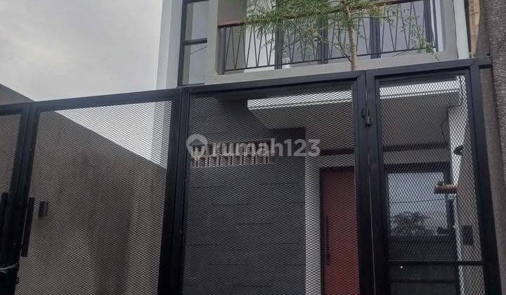 Rumah Kontrakan 2 Lantai Baru Unfurnished SHM di Gatsu Timur, Dekat Mall Living World, Denpasar 1