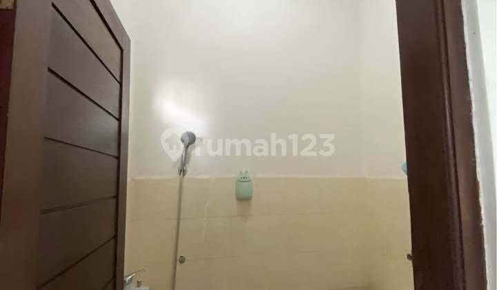 Rumah Dikontakan Semi Furnished, Dekat Seminyak, di Jln Gn. Soputan Padangsambian Klod Denpasar Barat 2