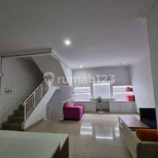 Rumah Di Town House Emerald 3 Lantai Bagus Sudah Renovasi 2