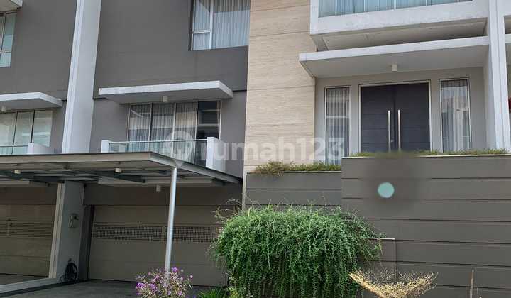 Rumah 3 Lantai Bagus di Harmony, Jakarta Utara