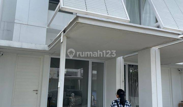 Rumah 2 Lantai Baru Furnished di Cluster Tabebuya, Tangerang 1