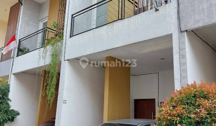 Rumah 2 Lantai Bagus SHM Cinere 2