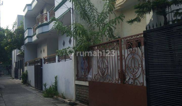 Rumah 3 Lantai Bagus di Pademangan, Jakarta Utara 2