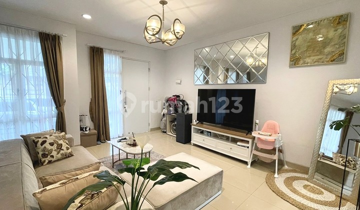 Semi-Furnished House - Cluster Vvisana The Saviad, South Tangerang