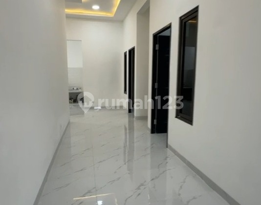 Well-Maintained and Clean House on Ding Raya, Gading Serpong, Tangerang 2