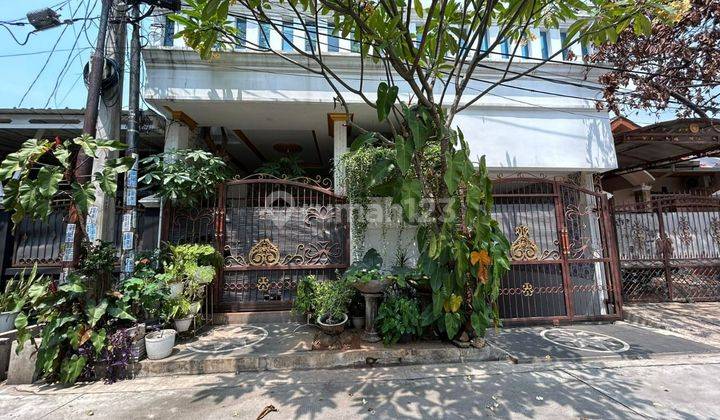 Rumah 2 Lantai Ada Private Pool Semi Furnished Villa Inti Persada 2