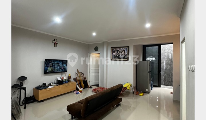 Newly Renovated House in British Gading Serpong Cluster, Tangerang 2
