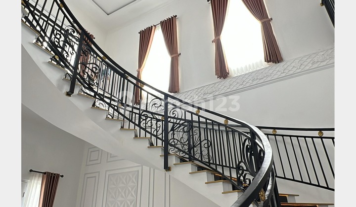 Rumah 3 Lantai Ada Mushola dan Swimming Pool - Sentul Selatan Bogor Rumah 3 Lantai Ada Mushola dan Swimming Pool - Sentul Selatan Bogor