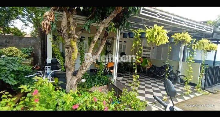 DI  RUMAH CANTIK 1,5 LANTAI DI KOMPLEK GRAND MUTIARA  Rp.1,8M(NEGO tipis) 1