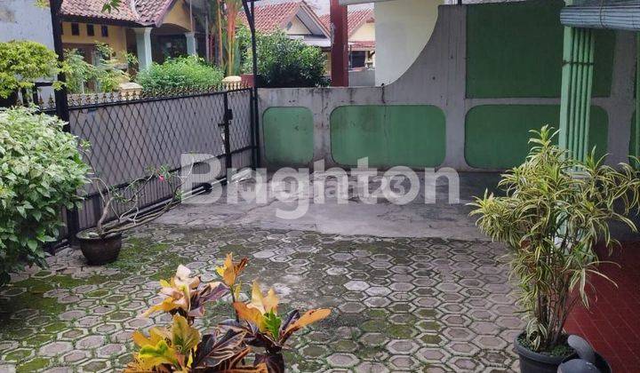 DI  RUMAH DENGAN HALAMAN LUAS+1 PINTU KONTRAKAN Rp.2,2M(NEGO) 2