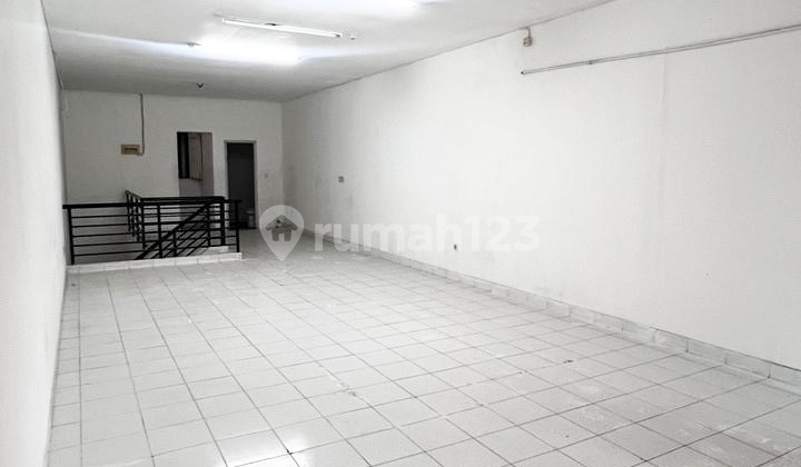 For Rent 3-Story Shop House in Pegangsaan Dua 2