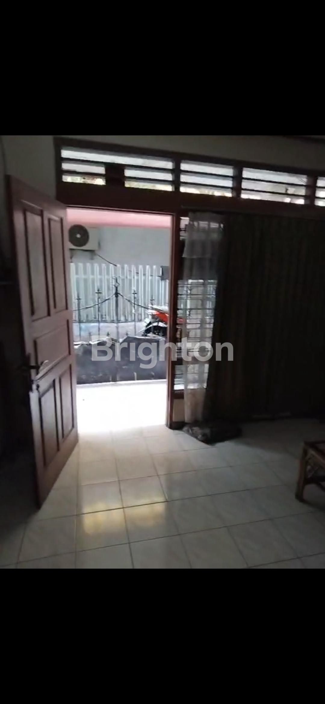 Jual Murah Rumah Hoek 2 lt Luas, Daerah Kartini