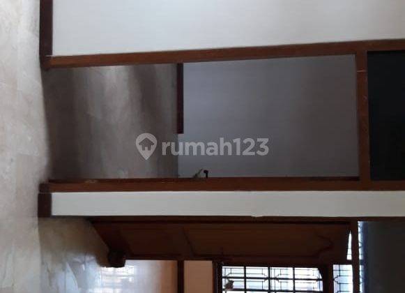 Dijual Rumah 2 Lantai di Kawasan Menteng Jakarta Pusat  2