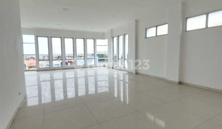 Disewakan Ruko 5 LT Hoek Mega Boulevard Harapan Indah - Bekasi