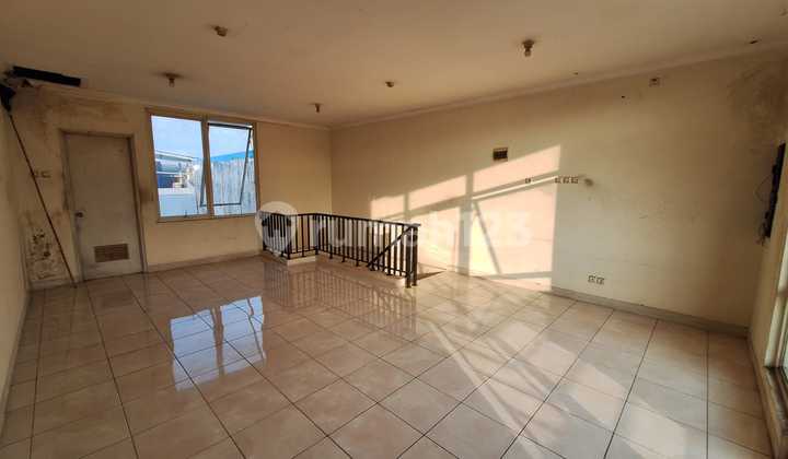 For Rent: Ifolia Harapan Indah 2 Shop House - Strategic Location &amp; Business Ready!