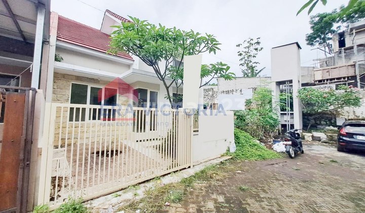 For Sale, Ready-to-Occupy Residence in Pondok Tidar Baru, Renovated with Cool Mountain Air, Near Machung University and Elpico Mall