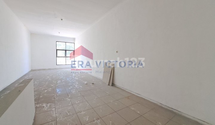 For Rent: Strategic Shop House on Main Road Malang Batu, Suitable for All Businesses 2