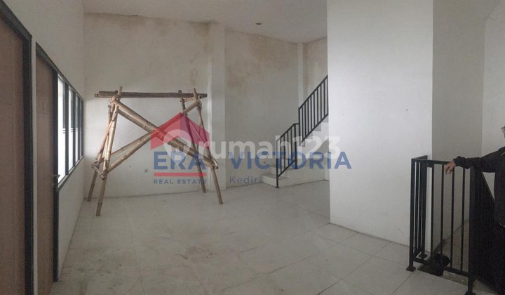 For Sale/Lease Shop House in Mojoroto, Kediri City, Strategically Located in Business Area and Near School Zone 2