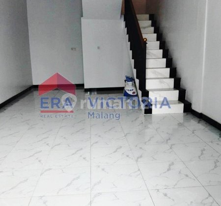 Shop House for Rent Located on the Malang-Batu Main Road, Tlogomas Business Area. 2