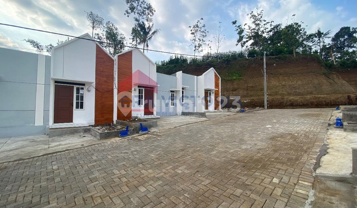 House for Sale in Pakis Within a One Gate System Housing Complex 2