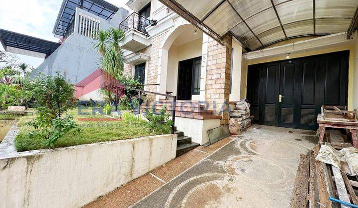 Rumah Model Klasik 2 Lantai di Villa Puncak Tidar, Malang 2