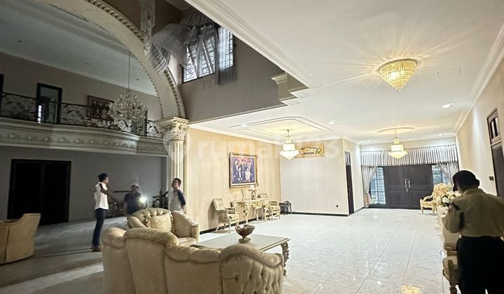 Dijual Rumah Mewah 2 Lantai Mediterania Dharmahusada Surabaya 2