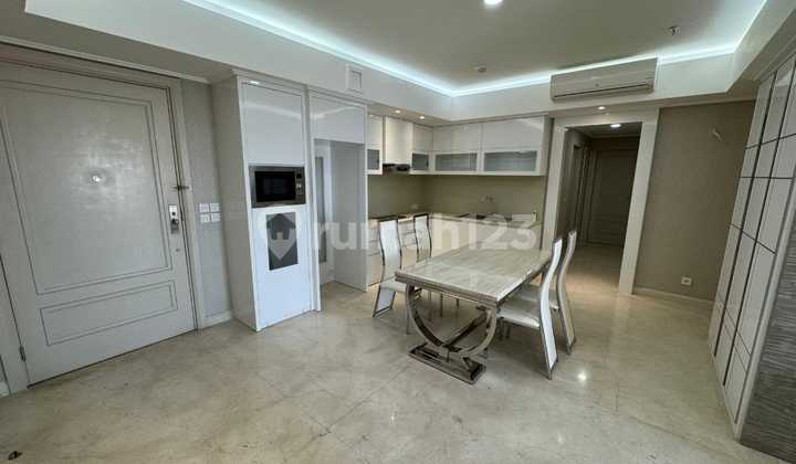 Apartemen The Peak Residence Akses Langsung Ke Tunjungan Plaza 