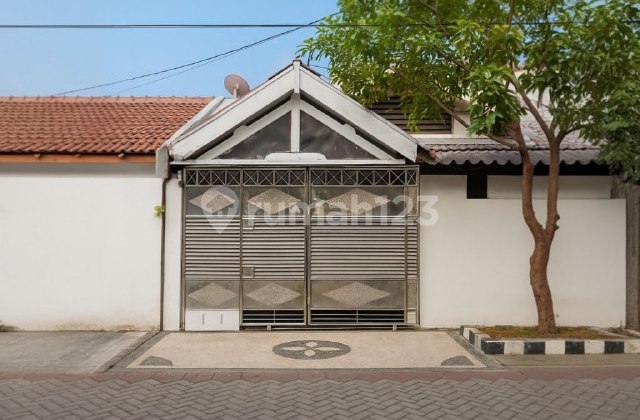 Rumah Taman Pondok Indah STRATEGIS ROW 3 MOBIL 1