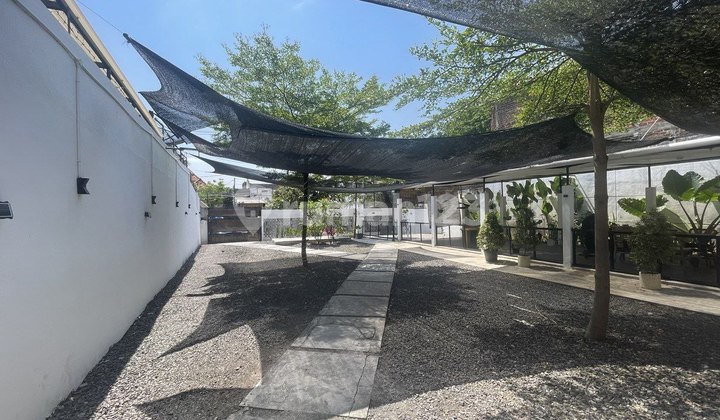 Bangunan Komersial Strategis Pusat Surabaya,cocok Untuk Cafe Bangunan Komersial Strategis Pusat Surabaya,cocok Untuk Cafe