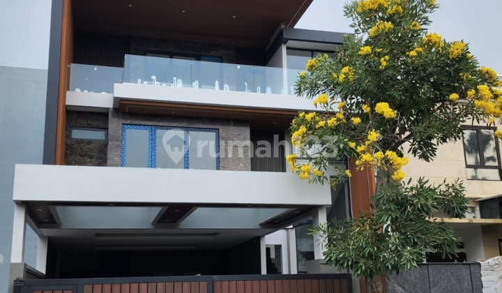 New House for Sale with Elevator in Citraland Utama Surabaya, Already Has SHM New House for Sale with Elevator in Citraland Utama Surabaya, Already Has SHM