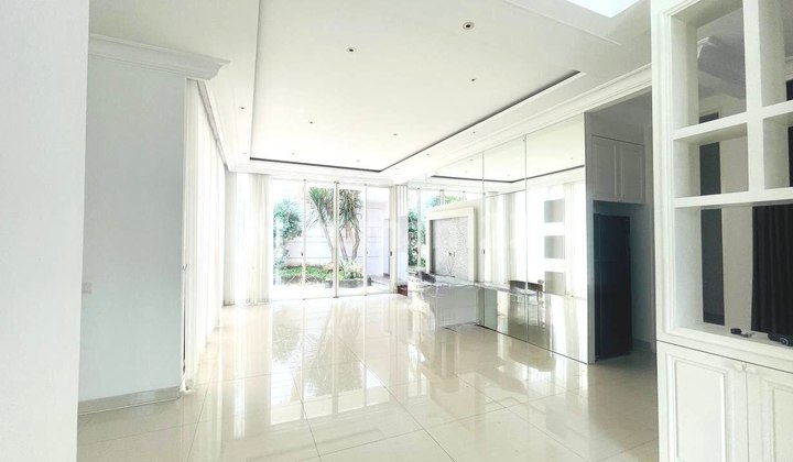 Lariz Ville Pakuwon Indah Surabaya Barat House