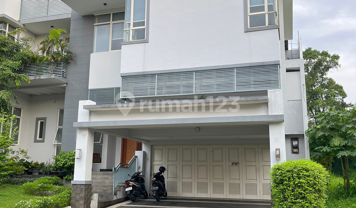 Rumah mewah di lingkungan asri di BSD Telaga Golf, Tangerang Rumah mewah di lingkungan asri di BSD Telaga Golf, Tangerang
