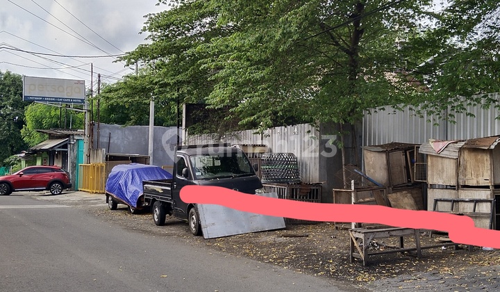 Tanah Pekarangan Luas di Kotamadya