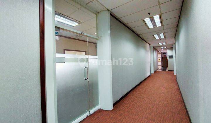 Sangat Murah.. Sewa Kantor Semi Furnished di Surabaya Pusat Start 5Juta An  1