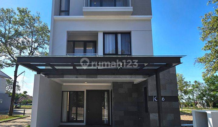 Rumah 3 Lantai Dengan Lift Di Tierra Residence Surabaya 1