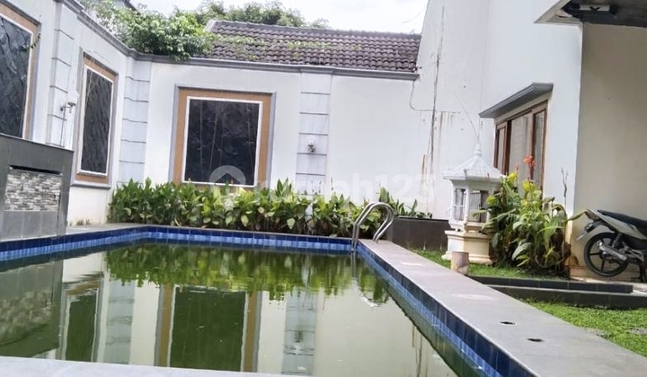 2-Story House 750 M2 with Swimming Pool in Kemang, South Jakarta