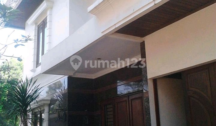 Rumah 2 Lantai Luas 900 M2 Ada Kolam Renang Di Kemang, Jaksel