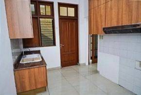 Rumah 3 1/2 Lantai Luas 410 M2 Dekat Gajah Mada, Jakarta Pusat 2