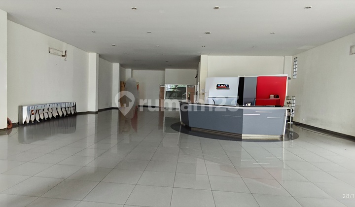 3-Story Building in Tamansari City, West Jakarta