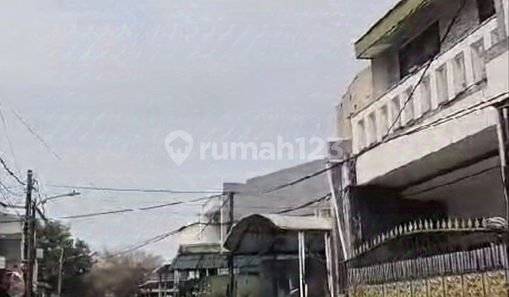 2 1/2 Story House in Sunter Danau, North Jakarta