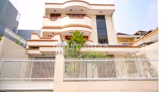 Ready-to-Occupy House in Gajah Mada, Central Jakarta 1