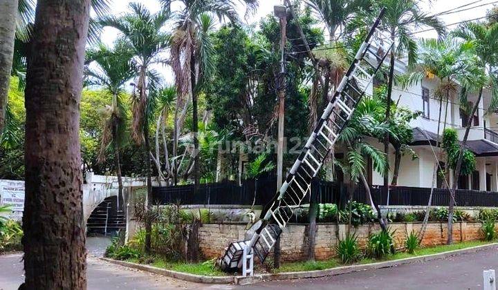 Disewakan Rumah Mewah Hoek 2 Lantai 800 M2 Di Patra Kuningan, Jaksel 1