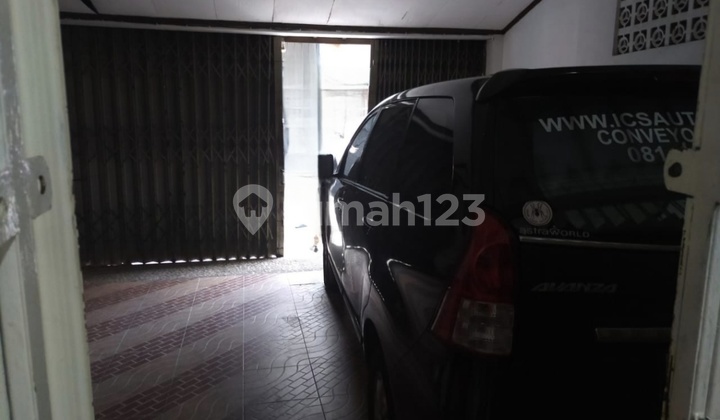 3-Story Pocket House in Jelambar, West Jakarta 2