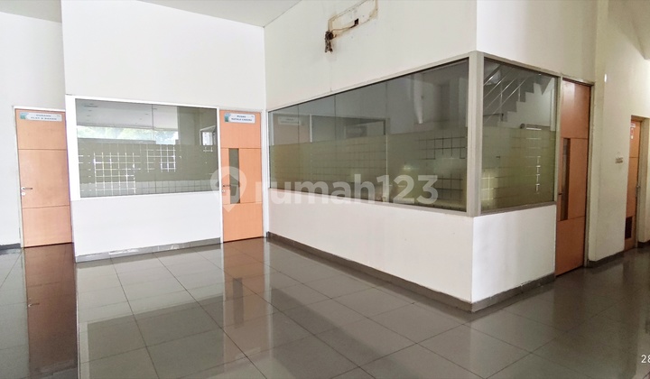 For Rent Building With Elevator Near Gajah Mada, North Jakarta